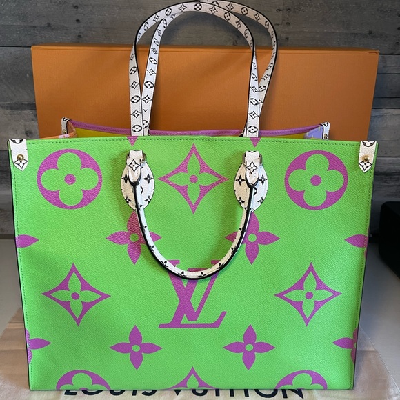 💚💜Louis Vuitton Limted Edition Giant Onthego GM Vert💜💚 - Picture 10 of 10